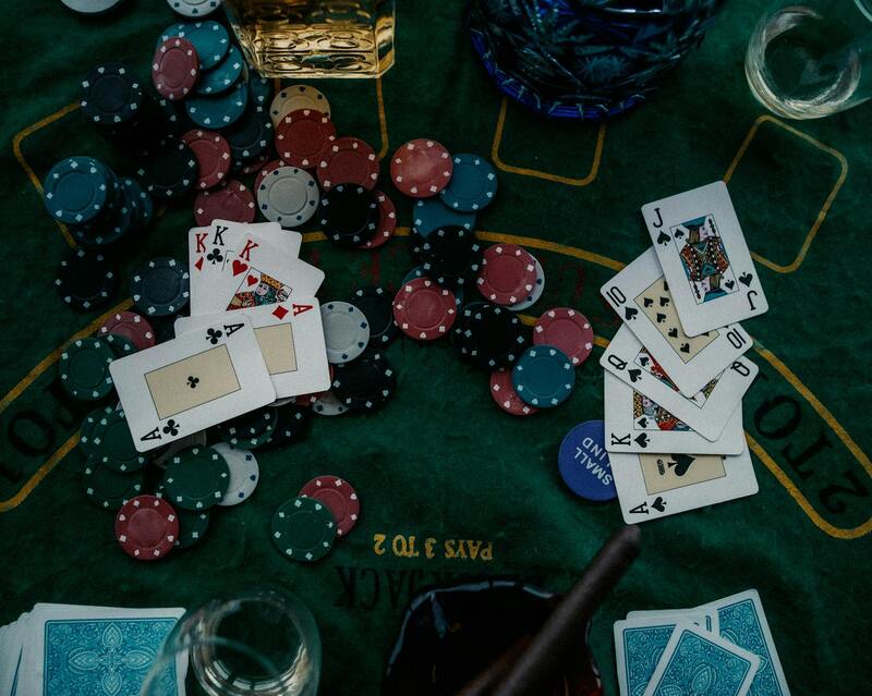 Väljä Peli: Online Moninpeli Strip Poker - Suomalainen Opas